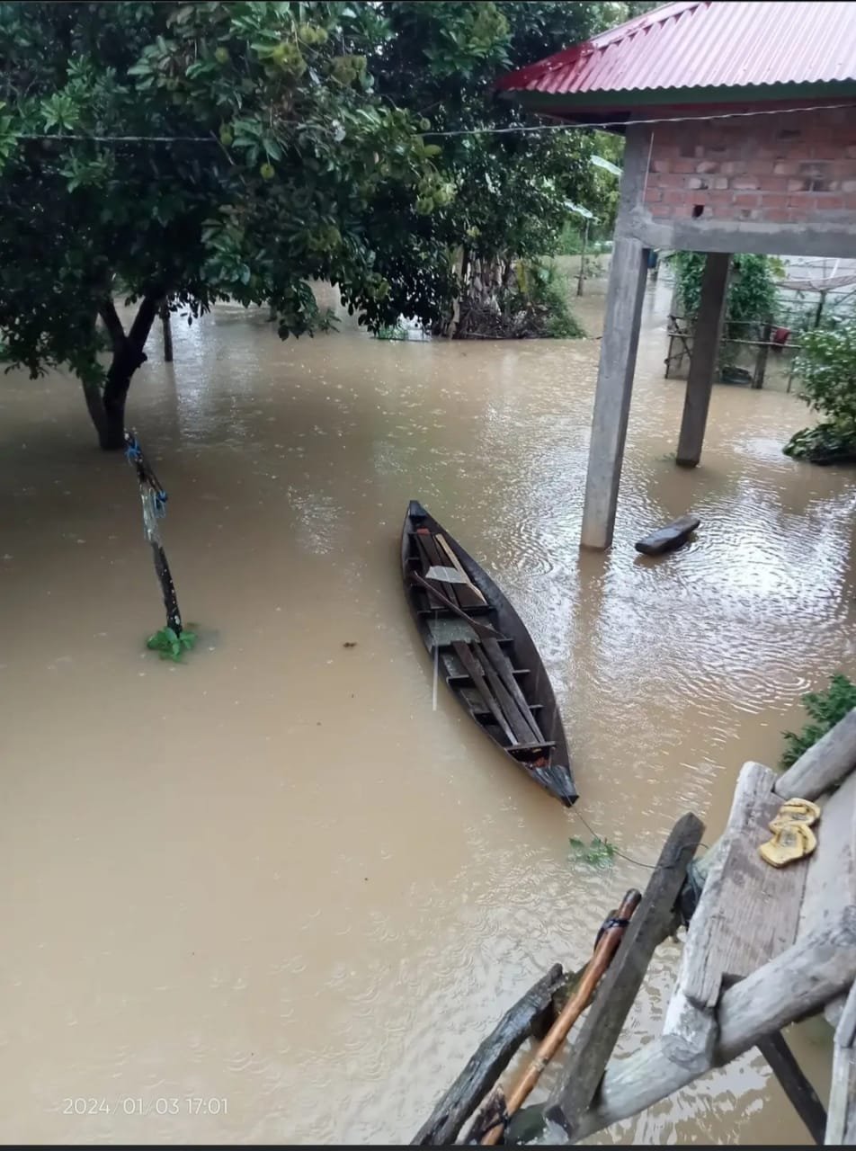 Hampir Sepekan Banjir Melanda Tebo Ulu, Solidaritas Persatuan Dusun 6 di Pertanyakan