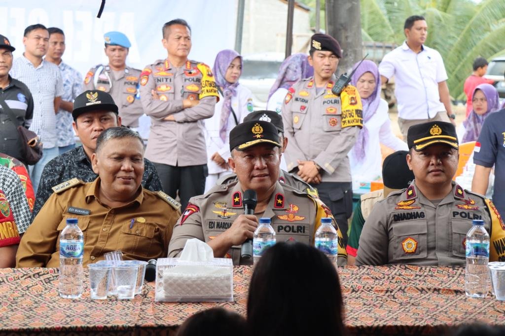 Komitmen Dalam Penanganan Bencana Banjir Wakapolda Jambi, Kunjungi kabupaten Tebo dan Berikan Bantuan Sembako