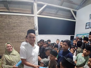 Caleg DPR-RI Ridhwan Ariffalah Rusli Bintang Mempererat Silaturahmi dengan Warga Peunaron dan Memberikan Santunan Anak Yatim di Aceh Timur