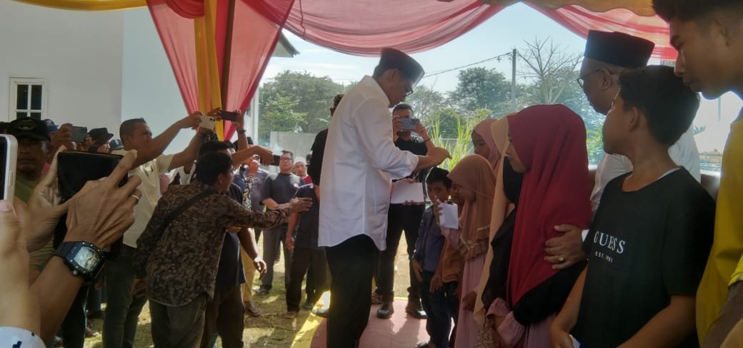 Caleg DPR RI Dari Partai Golkar ILham Pangestu Bersama Calon Legeslatif DPRA Dan DPRK Aceh Timur Silaturahmi Dengan Tim Serta Santunan Anak Yatim