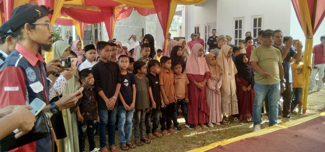 Caleg DPR RI Dari Partai Golkar ILham Pangestu Bersama Calon Legeslatif DPRA Dan DPRK Aceh Timur Silaturahmi Dengan Tim Serta Santunan Anak Yatim