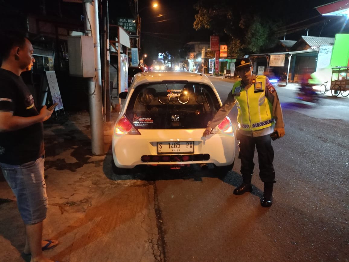Kendaraan Pakai Knalpot Brong, Disuruh Ganti Ditempat