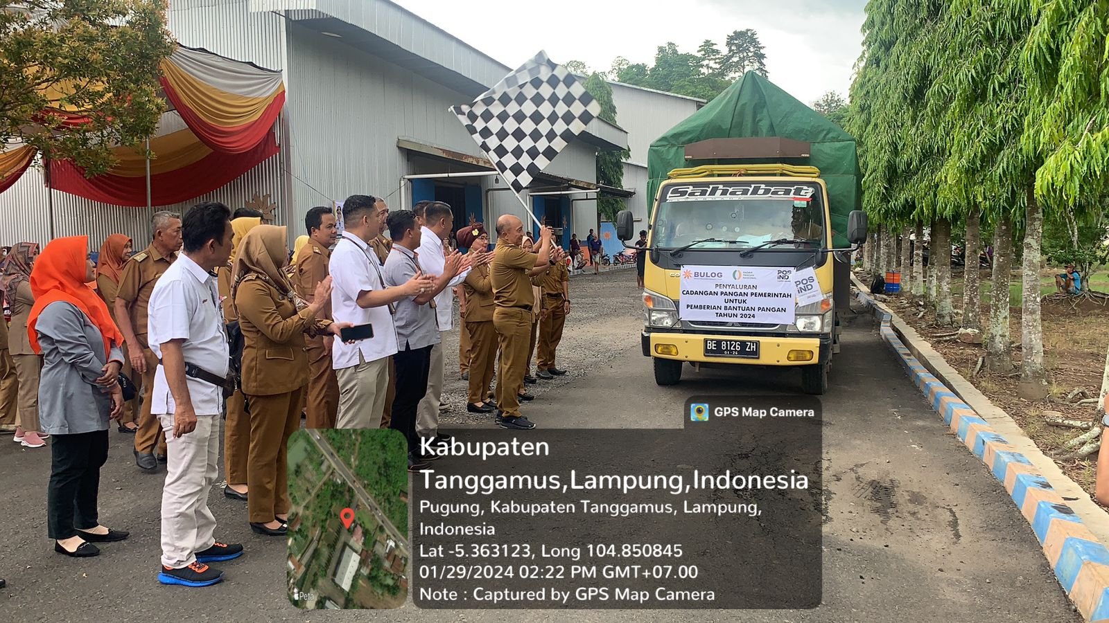 Pejabat Bupati Tanggamus, Lepas Secara Langsung Penyaluran Beras Bantuan 2024
