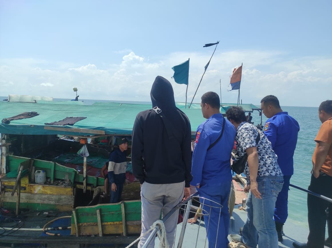 Sat Polairud Polres Bangka Barat Lakukan Himbauan Terhadap Aktivitas Penambangan Ilegal Di Belo Laut