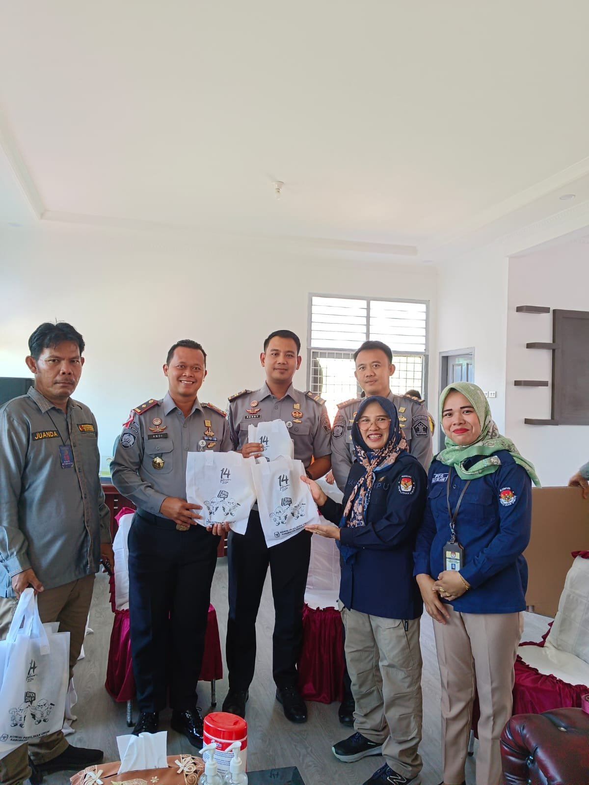 Komisi Pemilihan Umum Tanggamus Pastikan Logistik Tersalurkan