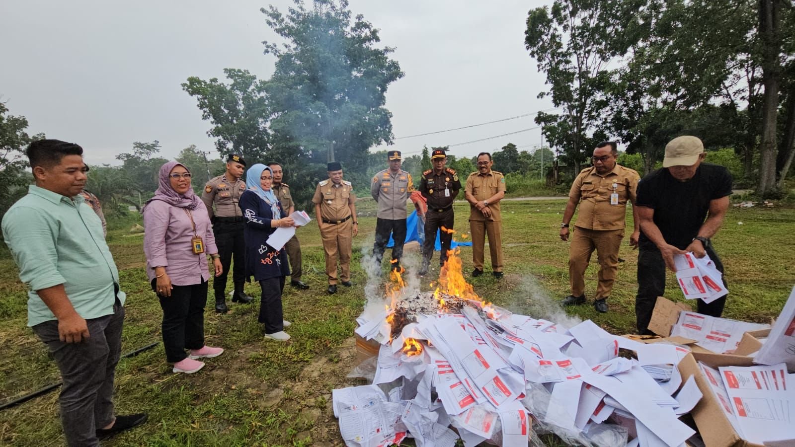 Antisipasi Kesalahan Prosedur Kapolres Tebo Lakukan Langkah Preventif Musnahkan Surat Suara Lebih dan Rusak