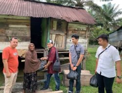 Sinergitas Polres Tebo Bersama HMI  Bagikan Sembako Kepada Ibu Ibu Panti Jompo Di Ponpes Nurul Jalal