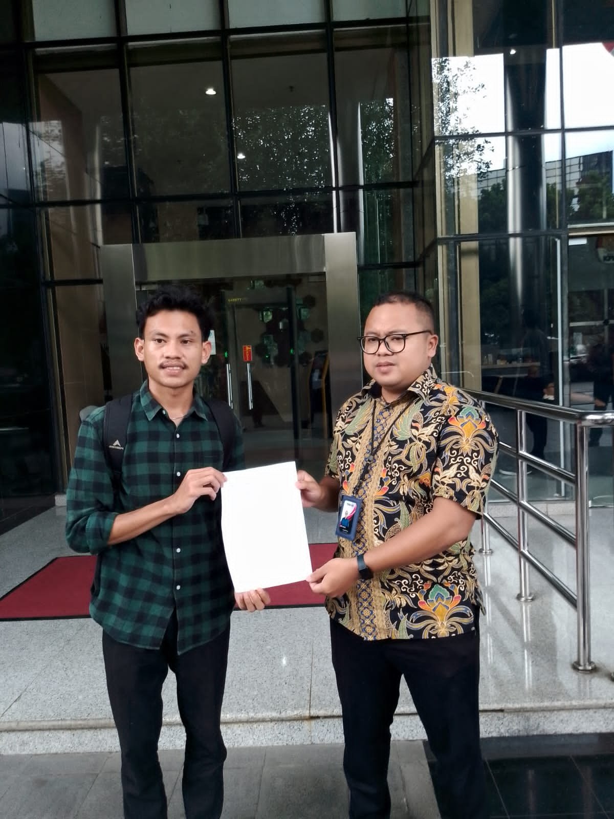 Komak; Mendesak KPK Segera Menangkap Ketua DPRD Halut
