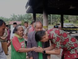 Pj Bupati muaro jambi berikan bantuan korban kebakaran di Sungai Bahar