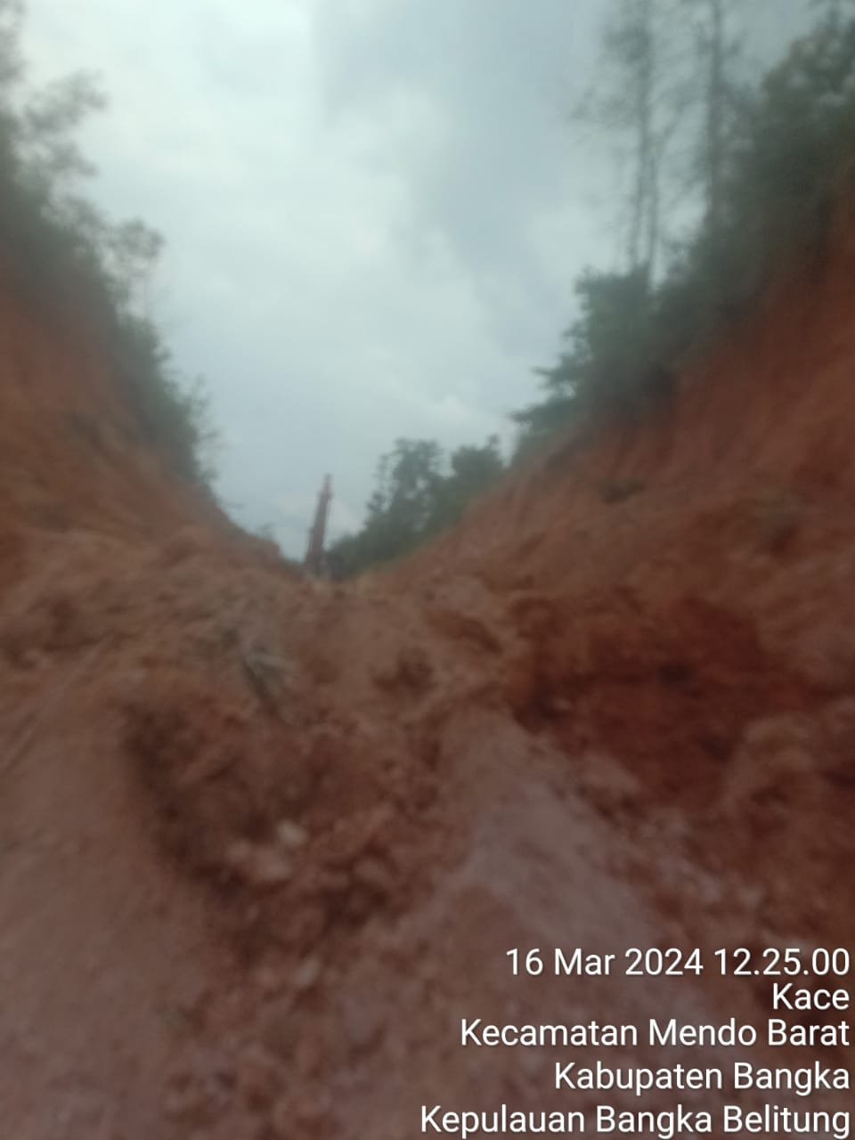 Aktivitas Tambang Pasir Tanah Puru Diduga Milik Syawal Desa Kace