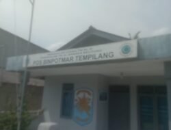 Kantor Penjagaan Pos TNI AL Terlihat Kosong Tanpa Ada Orang Yang Menjaga