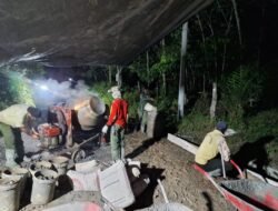 Kejar Target Pekerjaan Sumur Bor Dikebut Hingga Malam.