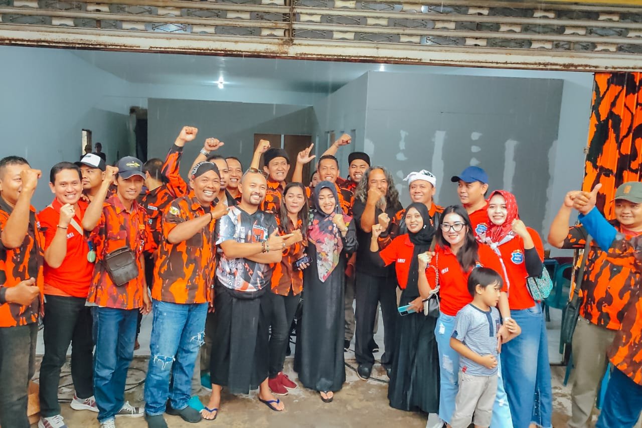 M. Agus Fauzan dan PP Mojokerto Raya Berbagi Takjil dan Buka Bersama