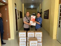 Kapolres Aceh Timur Memberikan 253 Bingkisan Lebaran Kepada Organisasi Wartawan Aceh Timur