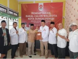 Kepala Dinas Kabupaten Kerinci, Serahkan Formulir Untuk Pencalonan Walikota