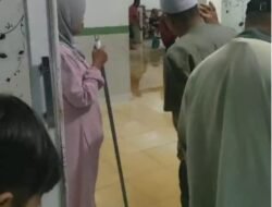 Banjir Melanda Hingga Meluap Masuk di Ruang Pasien Akibat Curah Hujan Yang Tinggi di Sungai Penuh