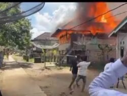 kebakaran Tidak Mengenal Musim Satu Rumah Warga Sengkati Kecil Ludes Terbakar