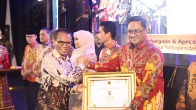 Kapolda Aceh Terima Penghargaan Serambi Awards 2024