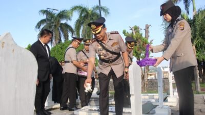 Polresta Bandar Lampung Peringati Hari Bhayangkara Ke 78,Gelar Upacara Ziarah dan Tabur Bunga