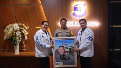 Kapolresta Bandar Lampung Terima Penghargaan Dari YLC Peradi, Ungkap Berbagi Kasus Hingga TPPO