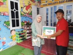 Keluarga Besar Merah Putih – Universitas Negeri Malang (MP-UM) Serahkan Parcel