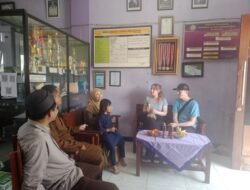 Turis Asal Jerman Berkunjung ke MA Khomsani Nur Klanting, Simak Kegiatannya