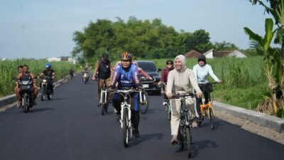 Wali Kota Mojokerto Ning Ita Luncurkan Gerakan Gowes ASN