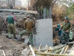 Progres 37 Persen! Kodim 0815/Mojokerto Kebut Pembangunan Jembatan Garuda di Kutorejo, Warga Gotong Royong