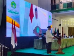 Gubernur Khofifah dan Dahlan Iskan Hadiri Wisuda Sarjana dan Pascasarjana Ke-III IKHAC Mojokerto