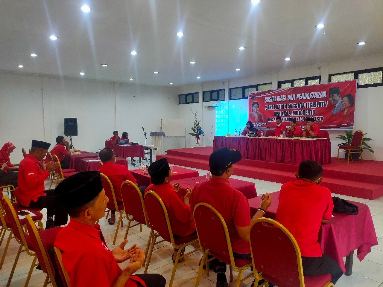 Puluhan Bacaleg PDIP Kabupaten Mojokerto Terapkan Sistem KomandanTe