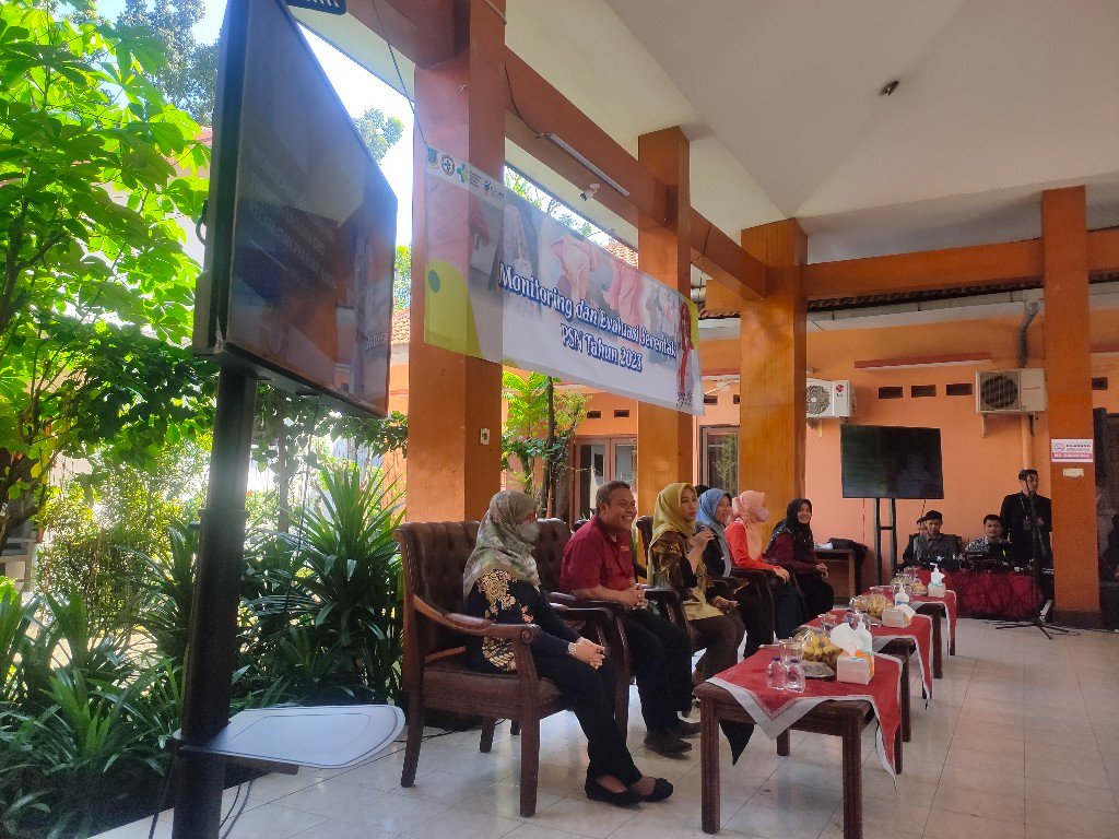 Tekan Kasus DBD, Ning Ita Adakan Monitoring dan Eveluasi Serentak