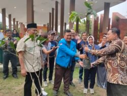 PT. LNK Tanam 100 Pohon Mangga Bersama Ning Ita dan IKA PMII Mojokerto