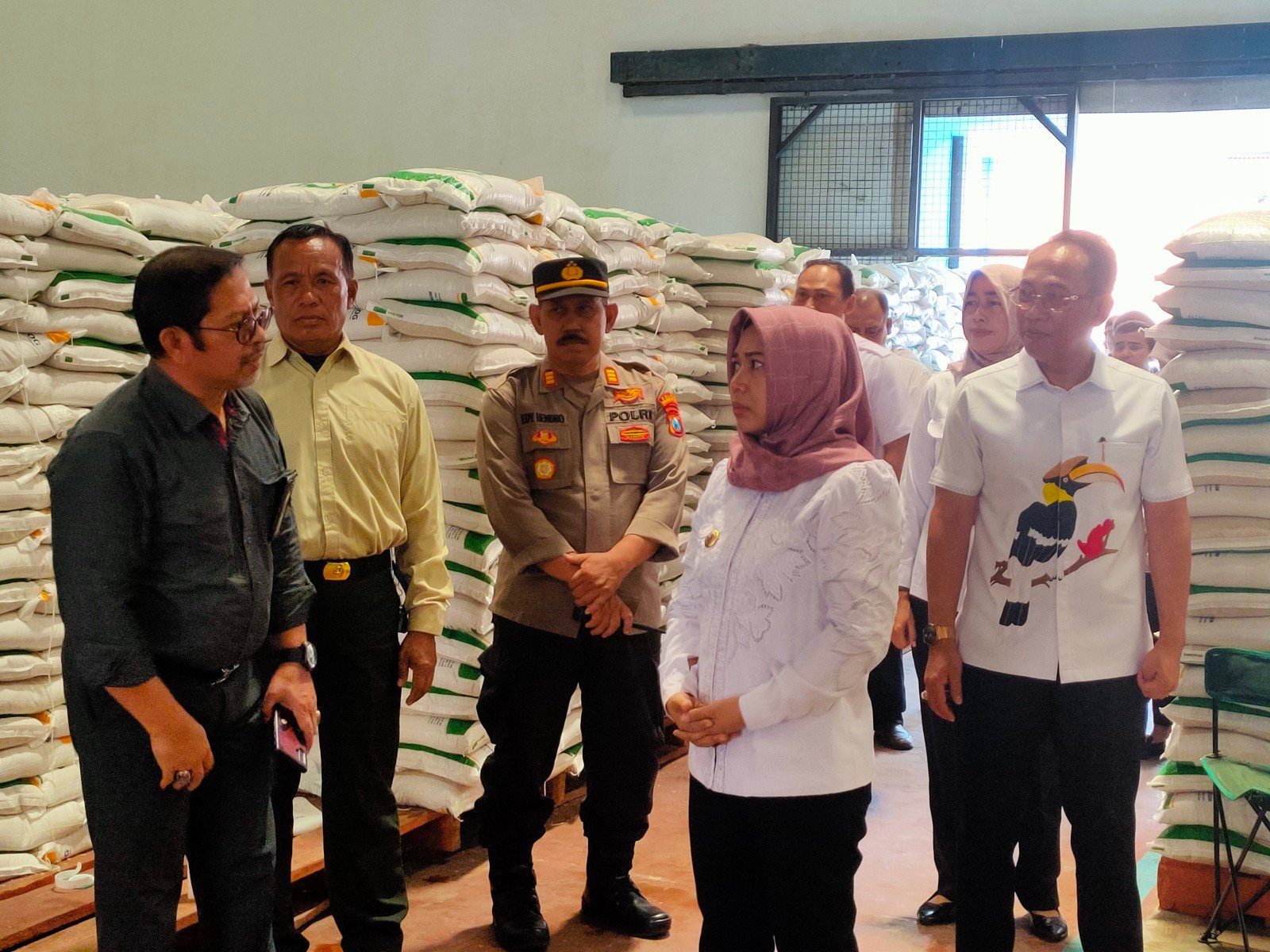 Ning Ita Sidak Beras di Sanrio, Bulog dan Penggilingan Padi di Blooto