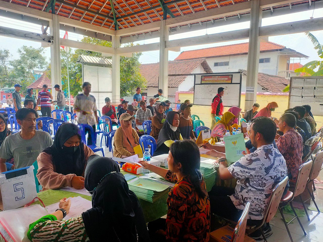 Serahkan 2.294 Sertifikat PTSL, Pemdes Pungging Buktikan Komitmen Bantu Masyarakat