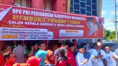 PDIP Buka Pendaftaran, Gus Barra Ambil Formulir Penjaringan Calon Bupati Mojokerto