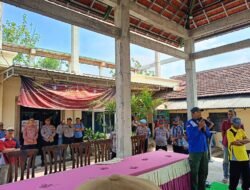 Warga Unjuk Rasa di Balai Desa Watesnegoro, Begini Tuntutannya