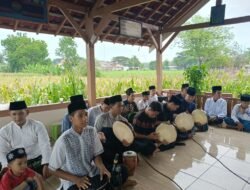 Tetap Istiqomah, Warga Banjarsari Menggelar Kegiatan Khotmil Qur’an, Manaqiban, Sholawatan dan Berkirim Doa Bagi Para Leluhur dan Ahli Kubur