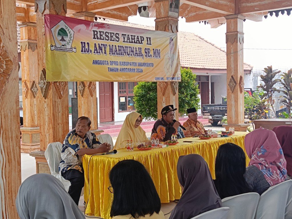 Reses di Pohjejer, Any Mahnunah Berikan Bantuan Bedah Rumah