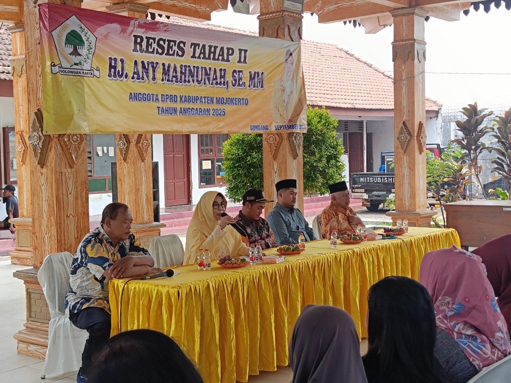 Reses di Pohjejer, Any Mahnunah Berikan Bantuan Bedah Rumah