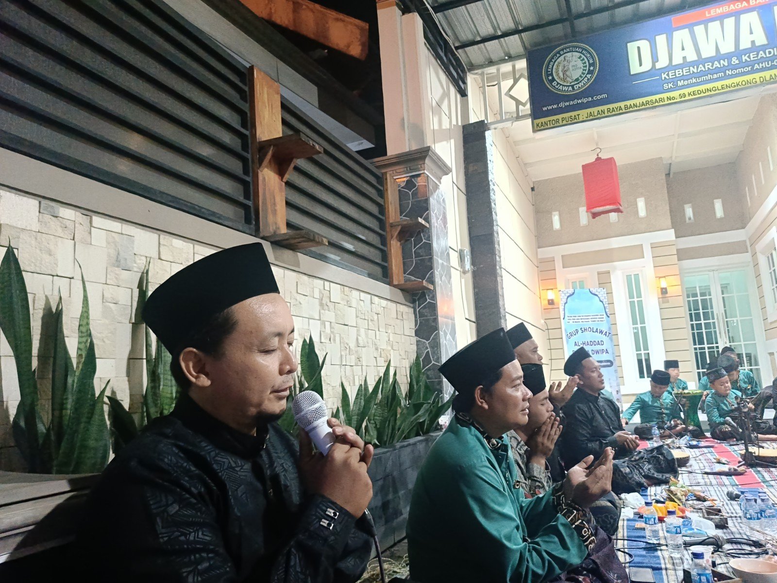 Syiar Agama, Hadi Purwanto Gelar Selawatan yang Ke-17 di Kantor LBH Djawa Dwipa dan LKH Barracuda
