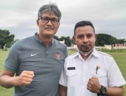 Sambangi Sikka, Mantan Pemain Timnas Sempatkan Diri Nonton Turnamen Askab Sikka Cup I
