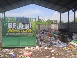 Ketidak Sinergitas Pelayanan Terhadap Warganya Dan Juga Tak Terurusnya  TPST Desa Rejeni Krembung