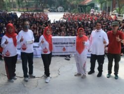 Bupati Ikfina dan dr. Ulum Kampanyekan Minum Tablet Tambah Darah di SMAN 1 Dawarblandong