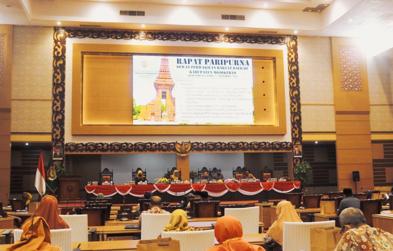 DPRD Kabupaten Mojokerto Gelar Rapat Paripurna Penyampaian Penjelasan 4 Raperda Inisiatif
