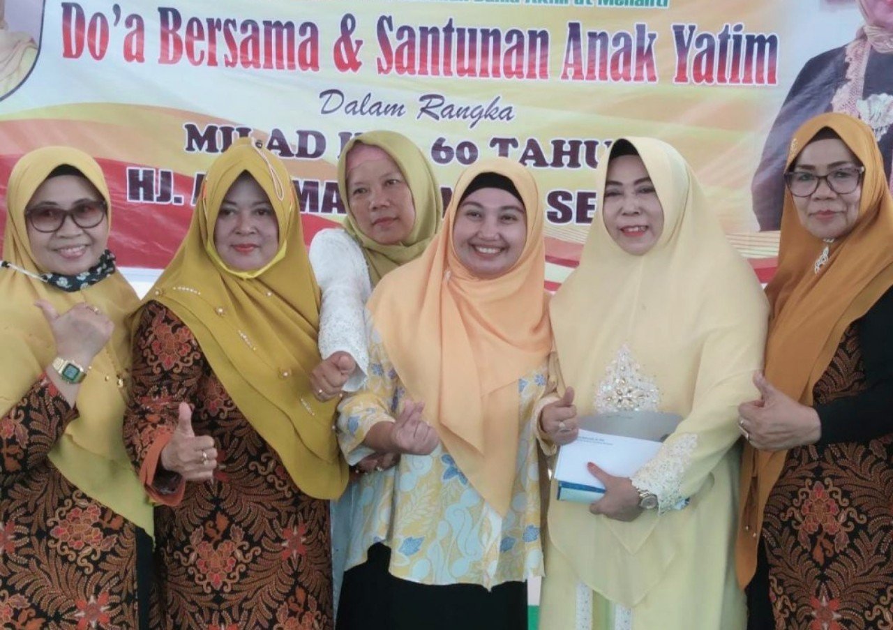 Milad Ke-60, Any Mahnunah Beri Santunan kepada 200 Anak Yatim dan Janda di Mojokerto