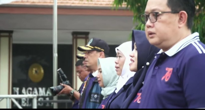 Gubernur Jatim Khofifah Didampingi Walikota Mojokerto Ika Puspitasari, Bupati Mojokerto Ikfina Fatmawati, Anggota Komisi E DPRD Jatim Suwandy Firdaus dan Sekdaprov Jatim Adhy Karyono