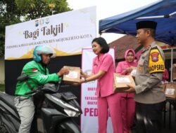 Polres Mojokerto Kota Berbagi Takjil dan Santuni Anak Yatim