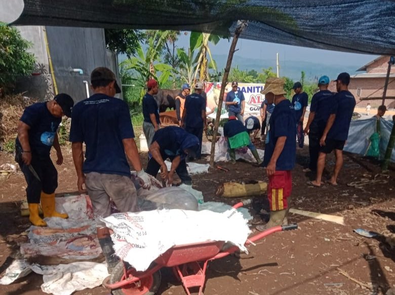 Takmir Masjid Al Hidayah Desa Gondang Sembelih 20 Kambing dan 5 Sapi