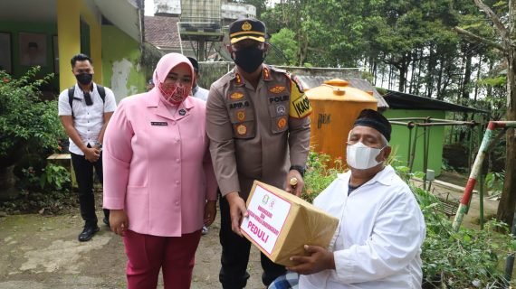 Kapolres Mojokerto Bakti Sosial di Villa Doa Yatim Sejahtera