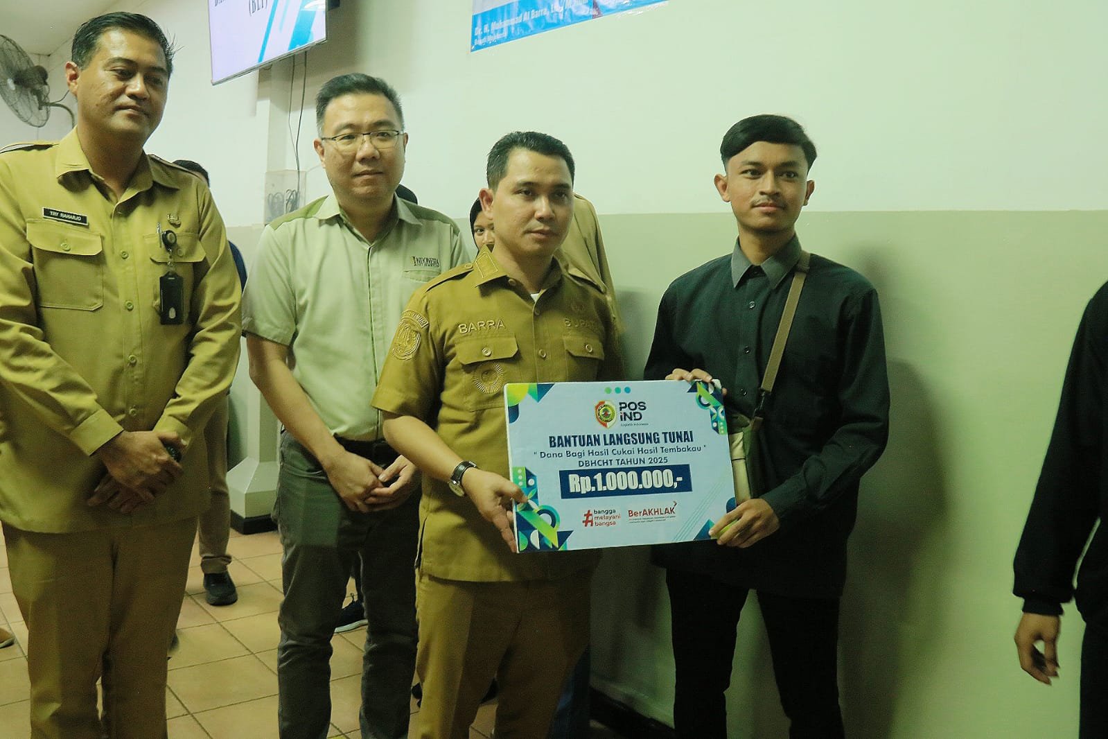 888 Buruh Pabrik Rokok PT Indonesia Tri Sembilan Gembira, Terima BLT DBHCHT Rp 1 Juta